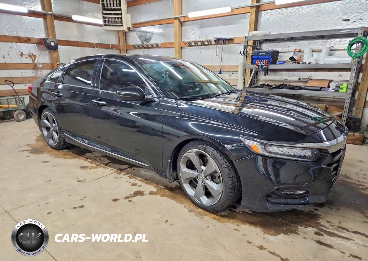 2018 Honda Accord Touring VIN:1HGCV1F91JA175266 - 4