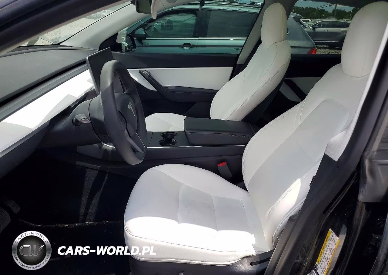 2020 Tesla Model Y VIN:5YJYGDEE4LF046480 - 7