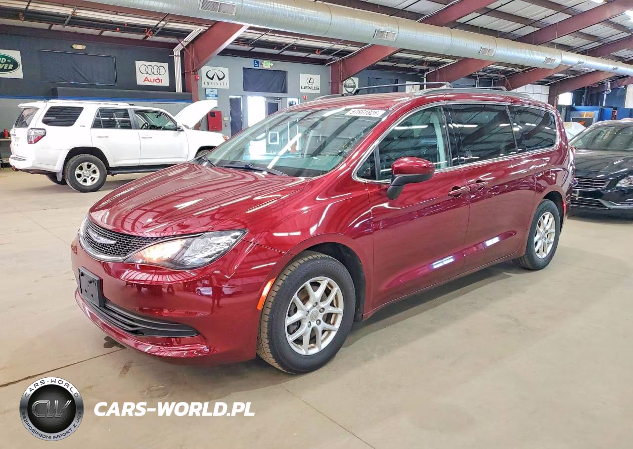 2020 Chrysler Voyager Lxi – zdjęcie 1 z 13