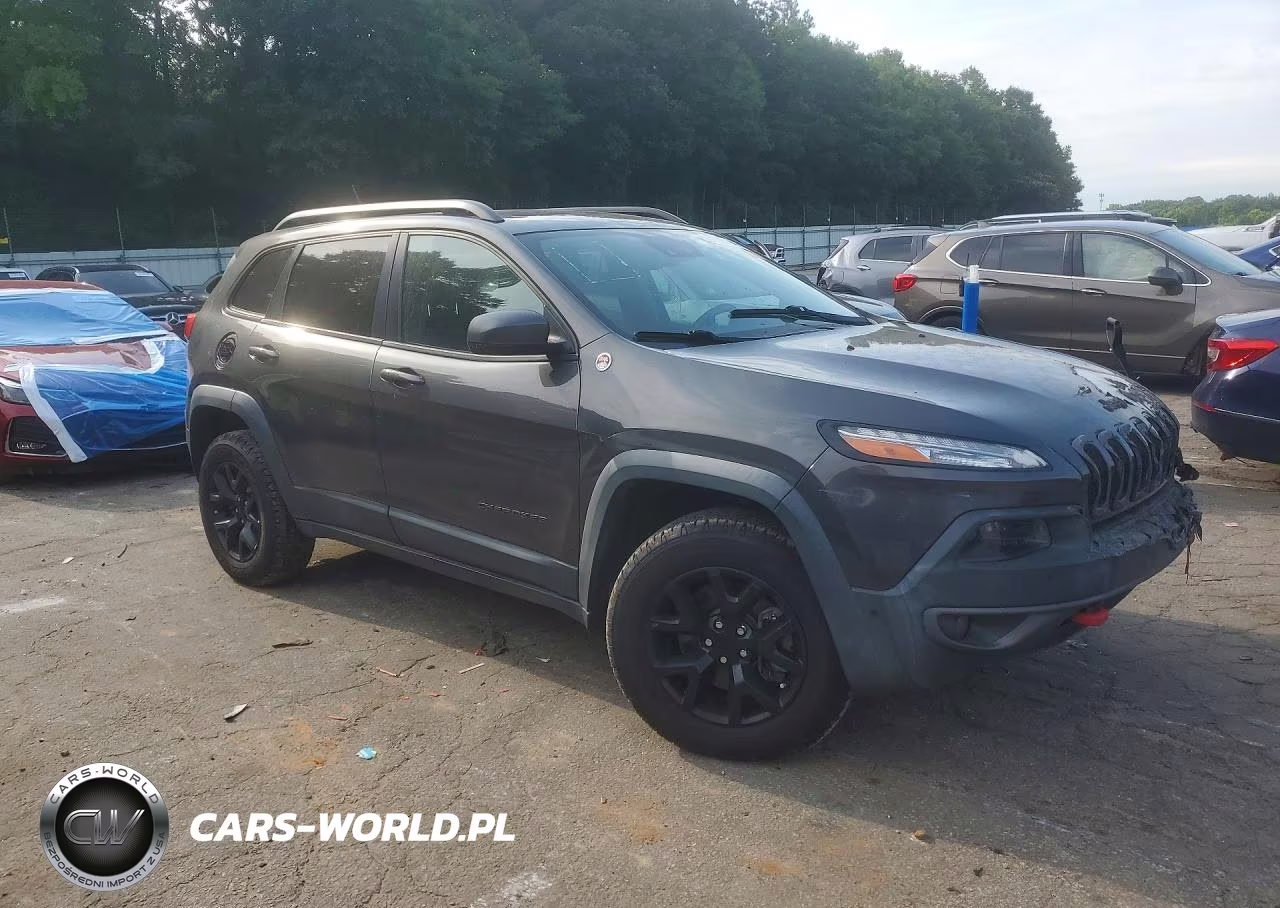 2015 Jeep Cherokee Trailhawk VIN:1C4PJMBS1FW615888 - 4