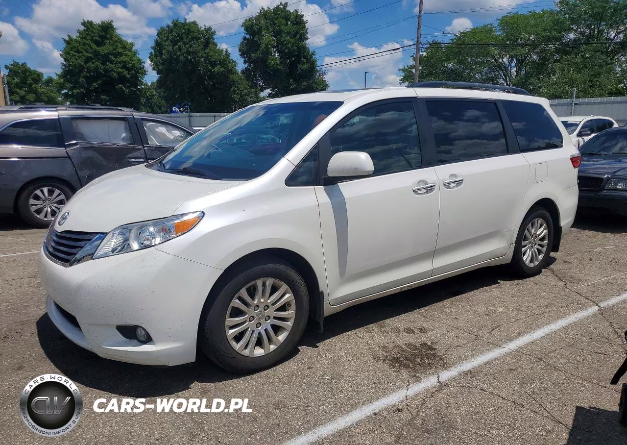 2015 Toyota Sienna Xle 8-Passenger – zdjęcie 1 z 13