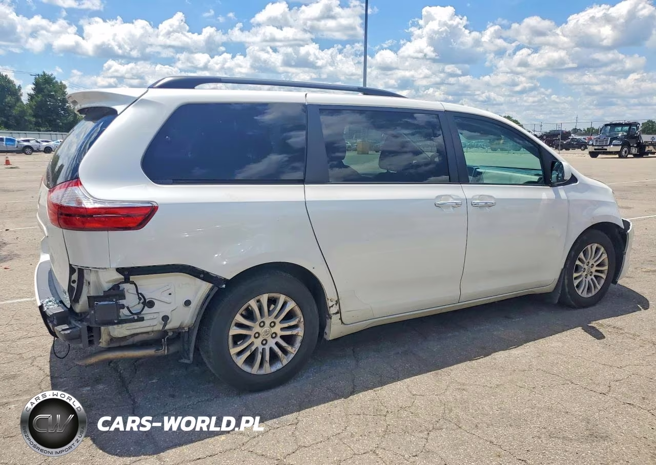 2015 Toyota Sienna Xle 8-Passenger VIN:5TDYK3DC0FS677915 - 3