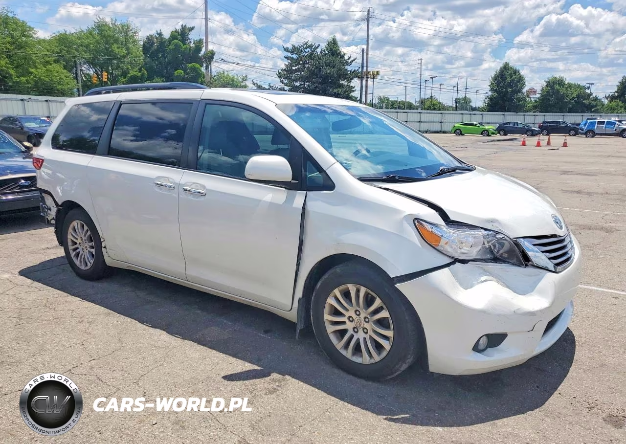 2015 Toyota Sienna Xle 8-Passenger VIN:5TDYK3DC0FS677915 - 4