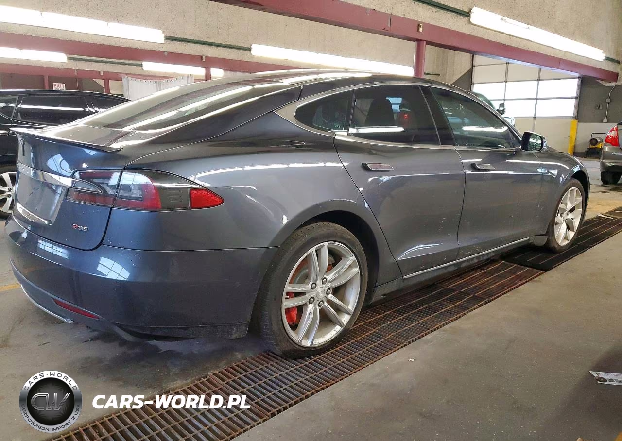 2014 Tesla Model S VIN:5YJSA1H18EFP54149 - 3