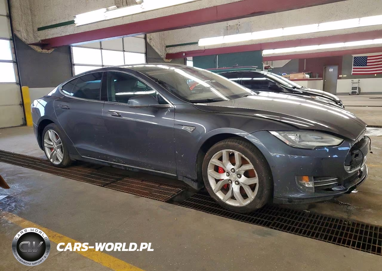 2014 Tesla Model S VIN:5YJSA1H18EFP54149 - 4