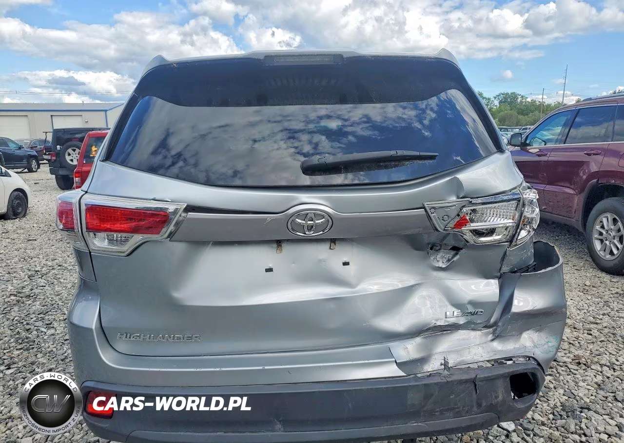 2015 Toyota Highlander Le VIN:5TDBKRFH2FS165249 - 6