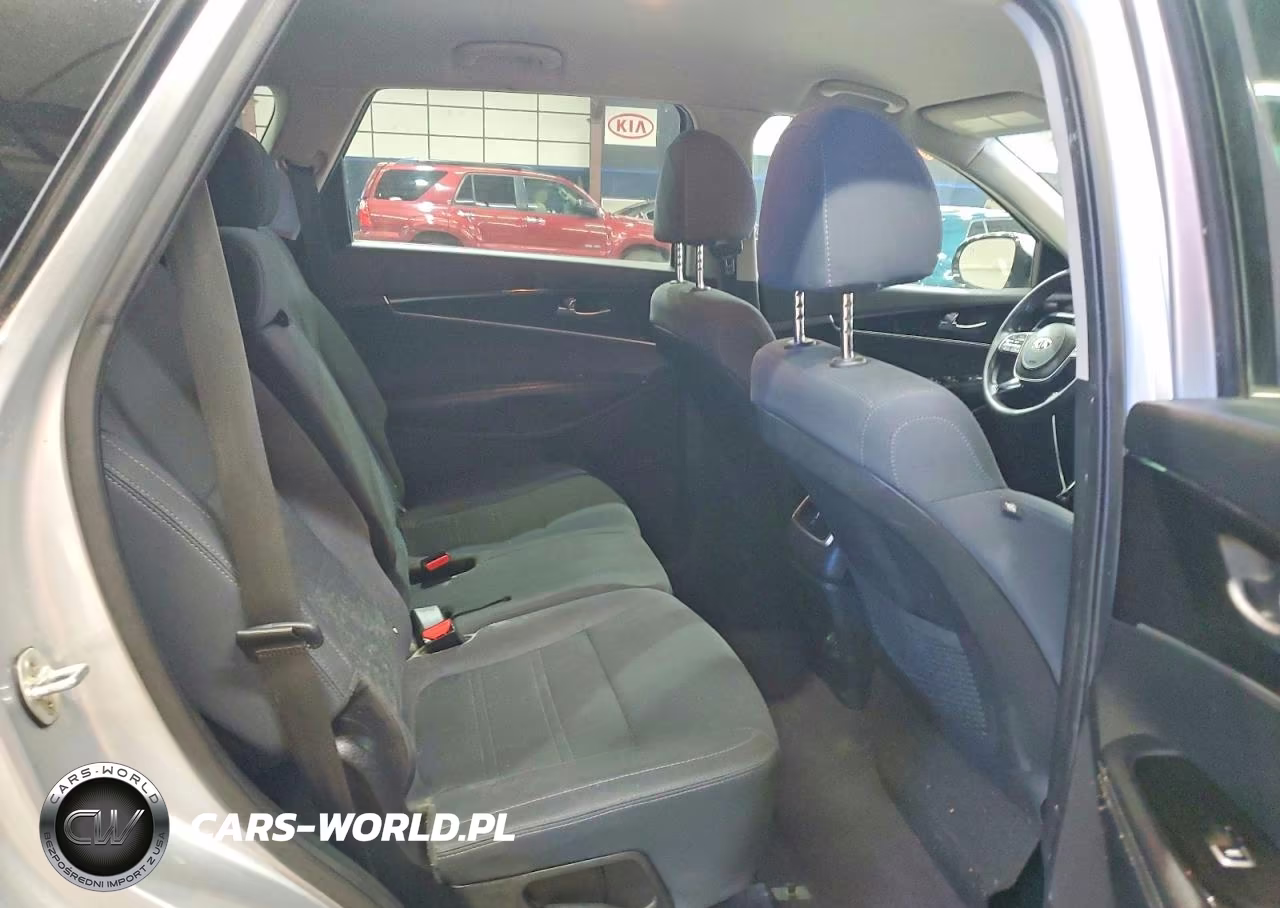 2019 Kia Sorento Lx V6 VIN:5XYPG4A55KG483400 - 11