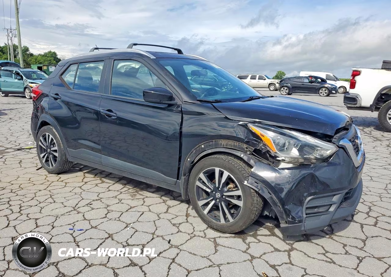 2018 Nissan Kicks Sv VIN:3N1CP5CU1JL533230 - 4