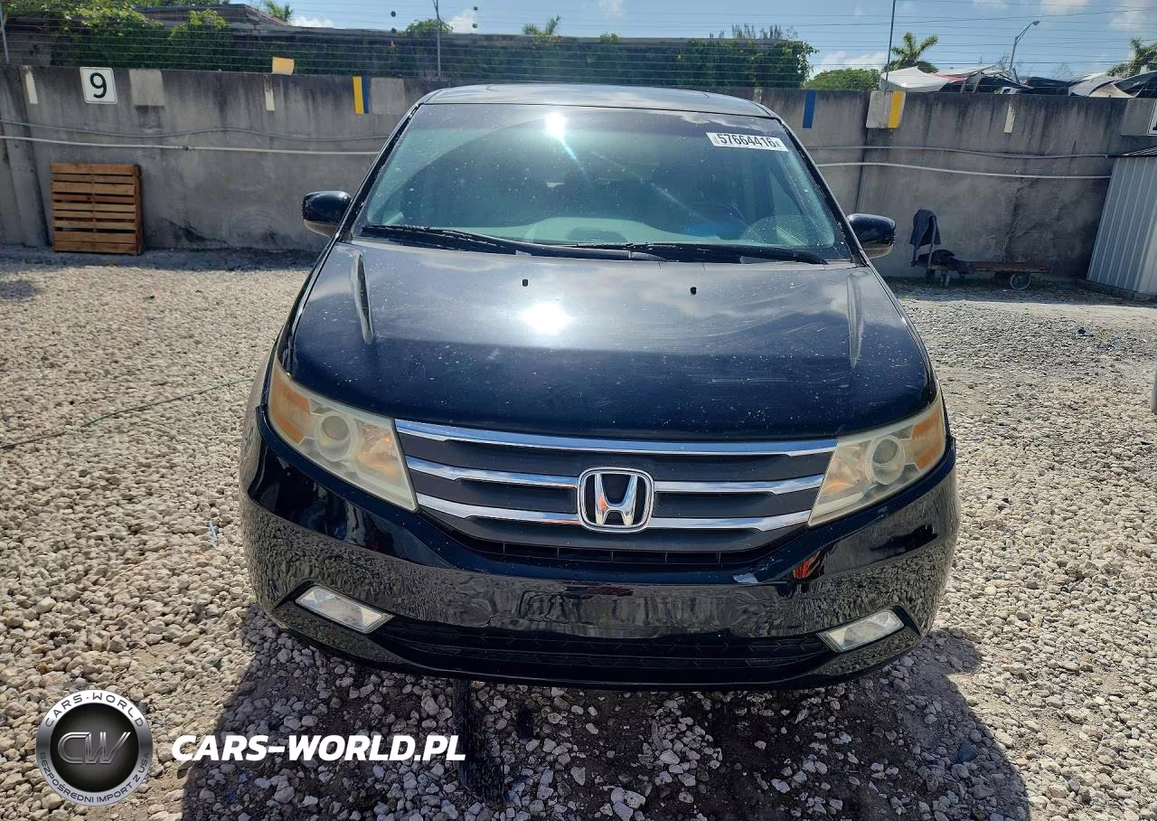 2011 Honda Odyssey Touring VIN:5FNRL5H90BB006352 - 5