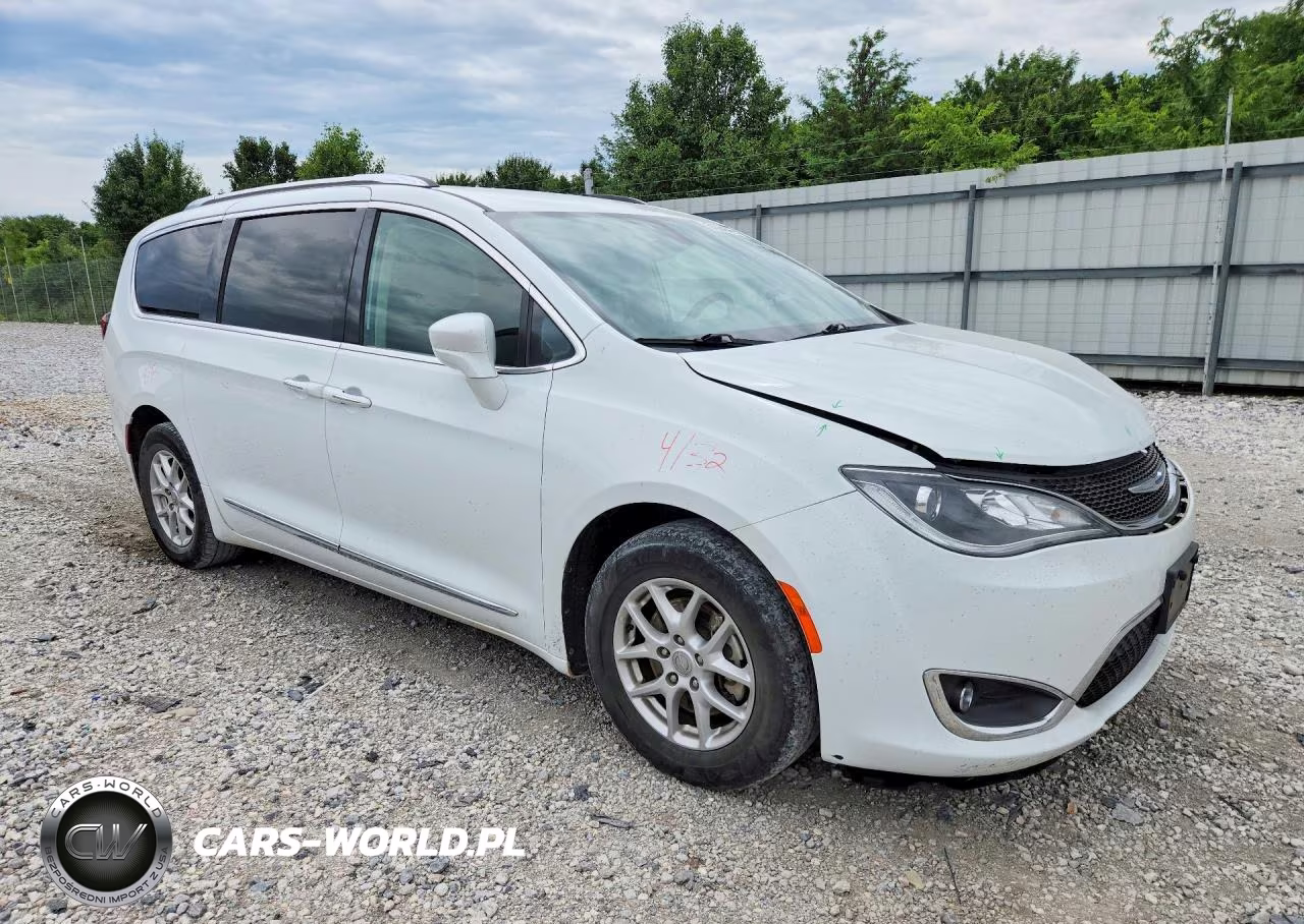 2020 Chrysler Pacifica Touring L VIN:2C4RC1BG9LR268618 - 4