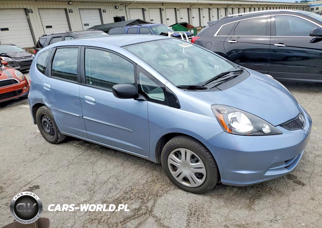 2011 Honda Fit VIN:JHMGE8H36BC018161 - 4