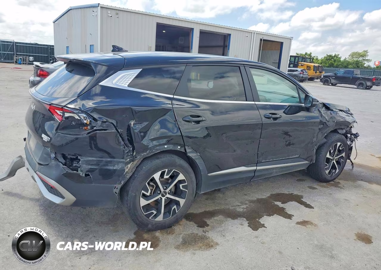 2023 Kia Sportage VIN:5XYK33AF3PG002818 - 3