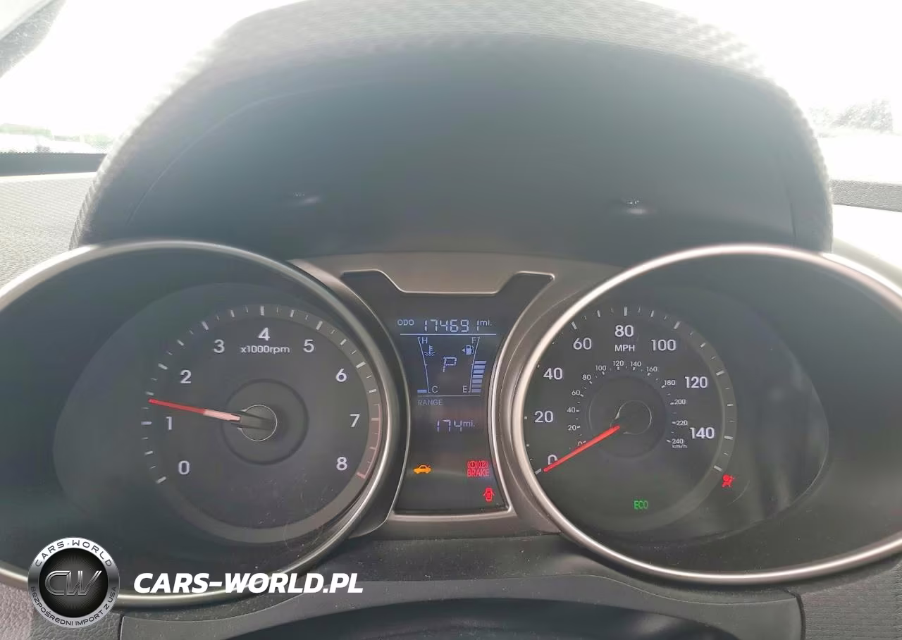 2012 Hyundai Veloster Base VIN:KMHTC6AD0CU069241 - 9