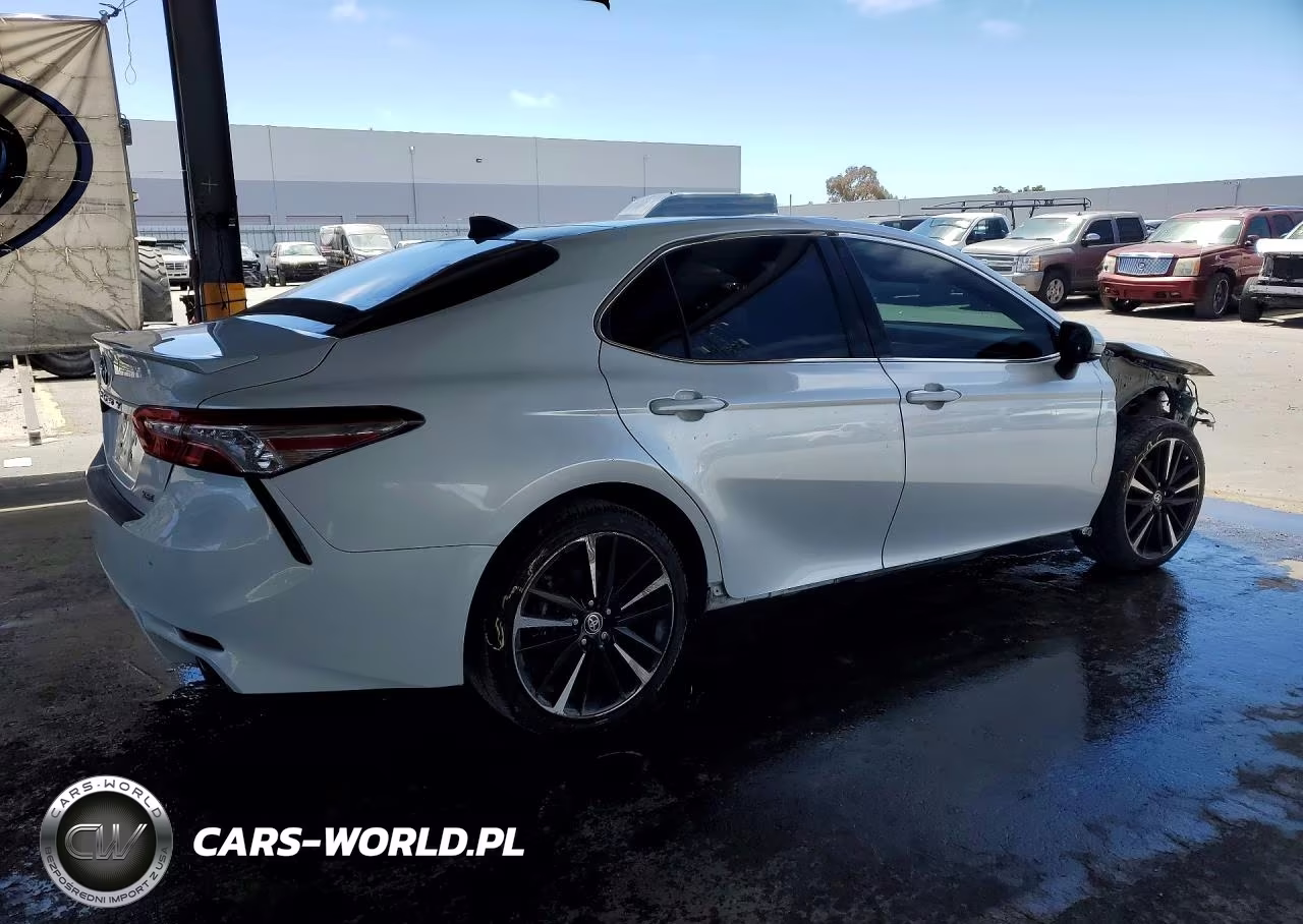 2020 Toyota Camry Xse VIN:4T1K61AK6LU945945 - 3