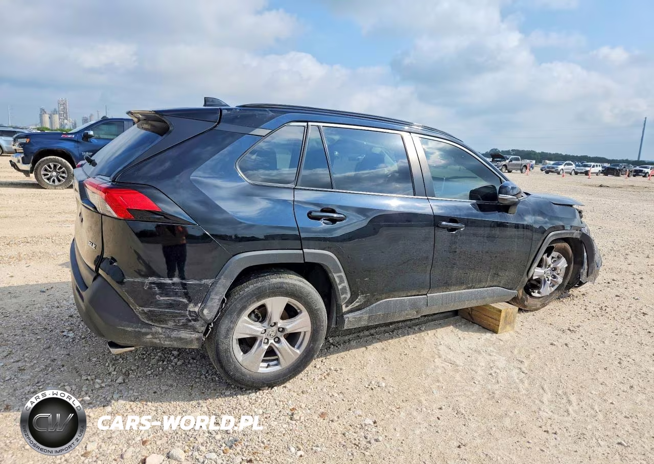 2023 Toyota Rav4 Xle VIN:2T3W1RFV6PW251027 - 3