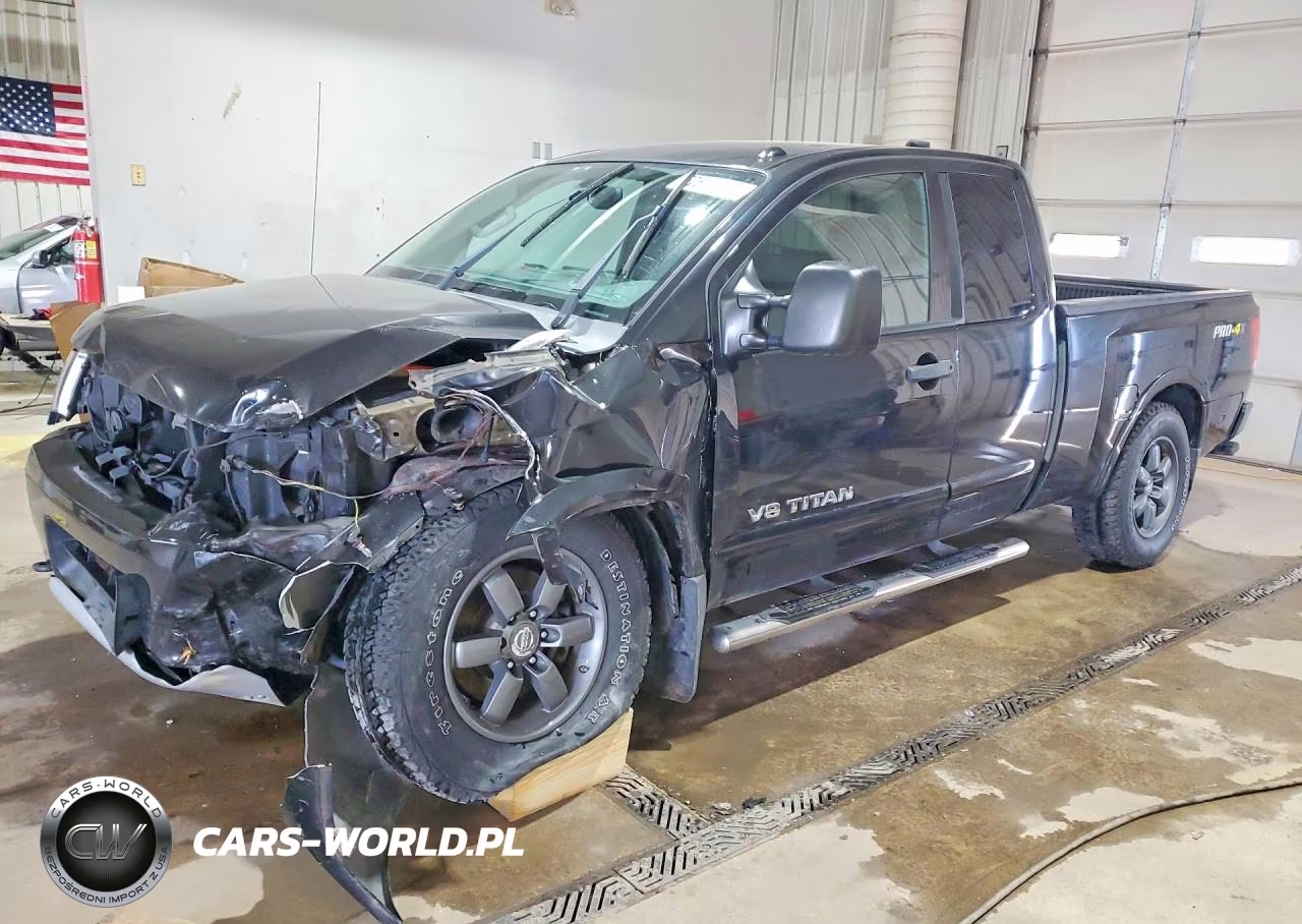 2013 Nissan Titan Sv