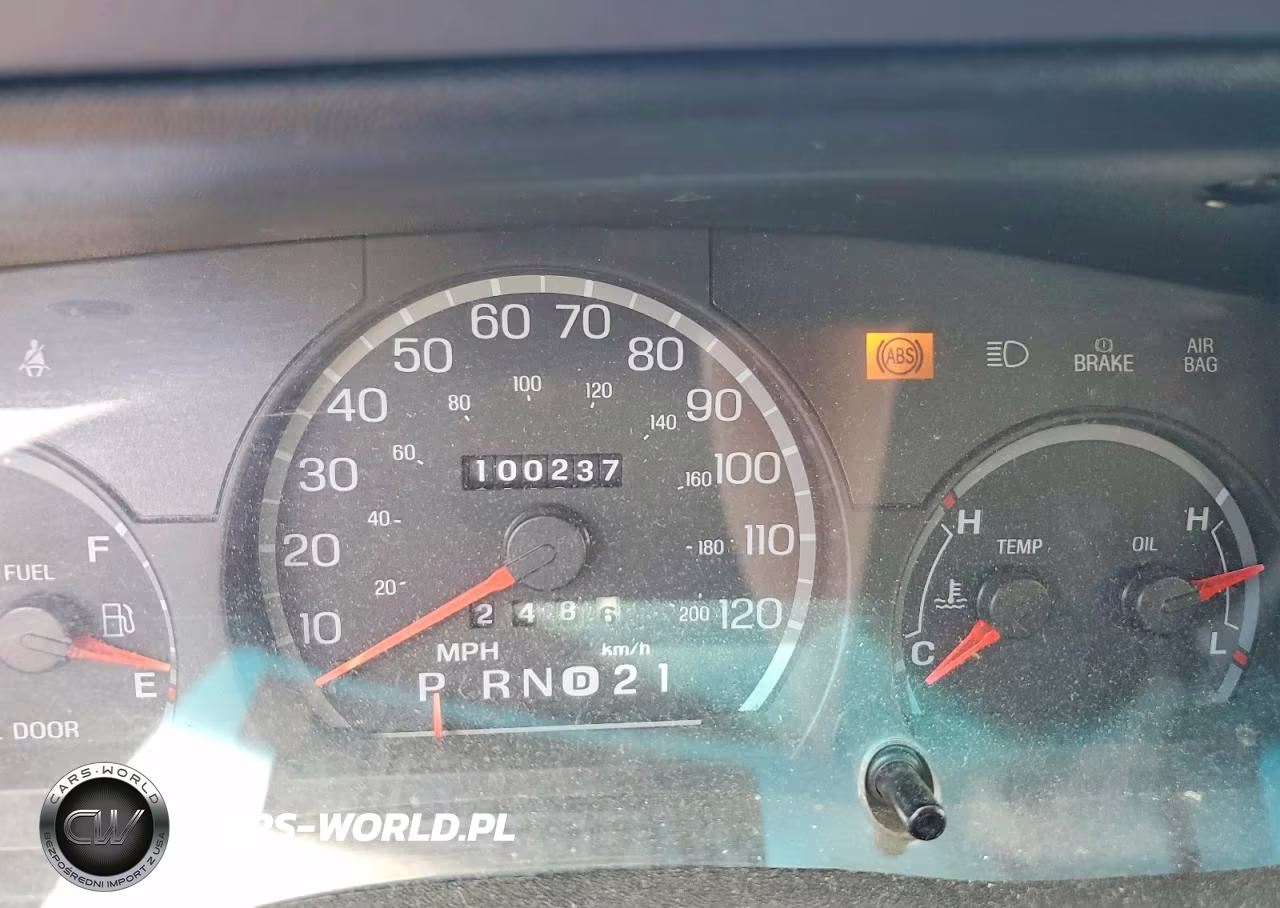 1999 Ford Crown Victoria VIN:2FAFP73W0XX121210 - 9