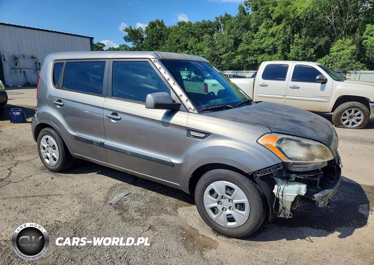 2013 Kia Soul Base VIN:KNDJT2A57D7635425 - 4