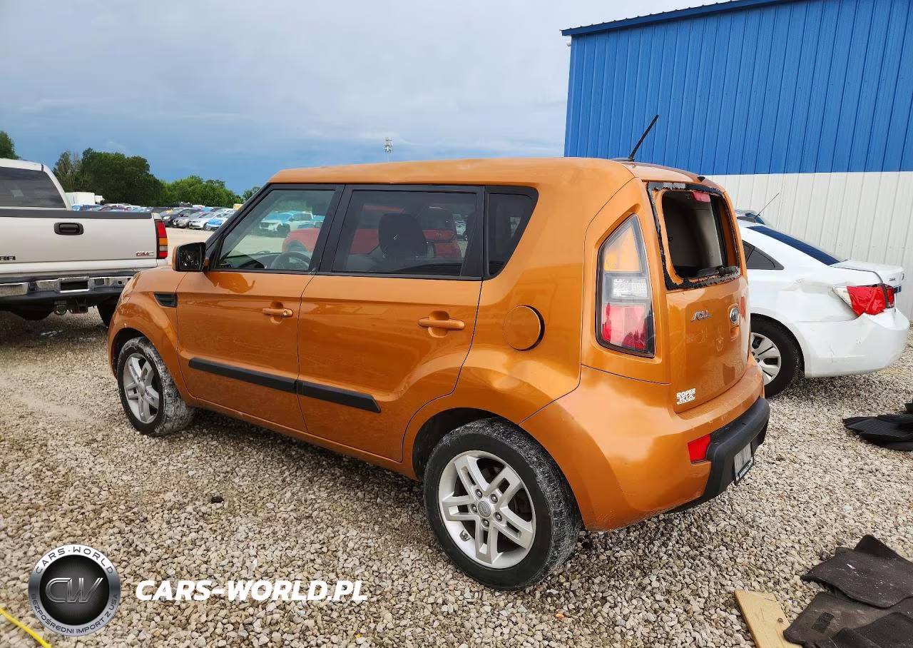 2011 Kia Soul + VIN:KNDJT2A21B7211063 - 2