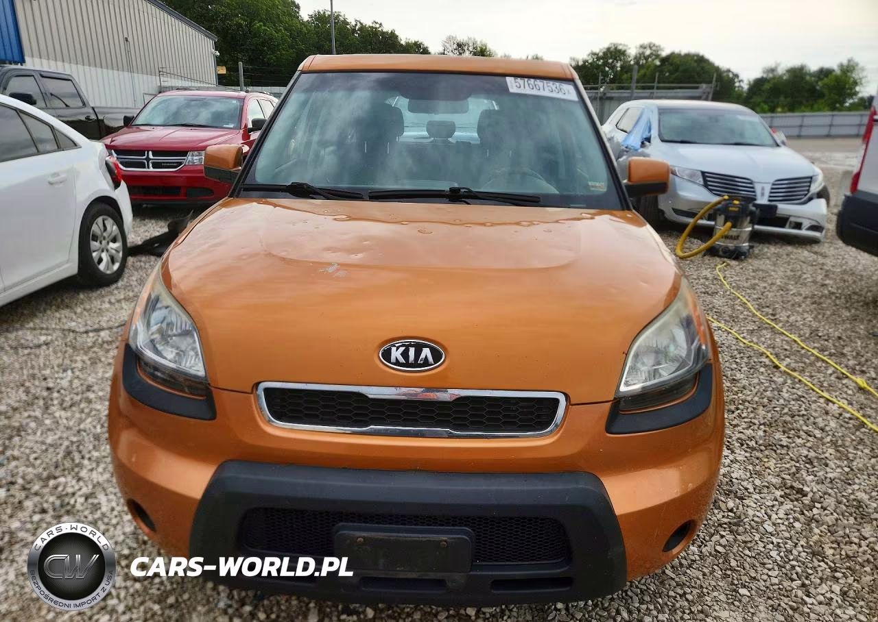2011 Kia Soul + VIN:KNDJT2A21B7211063 - 5