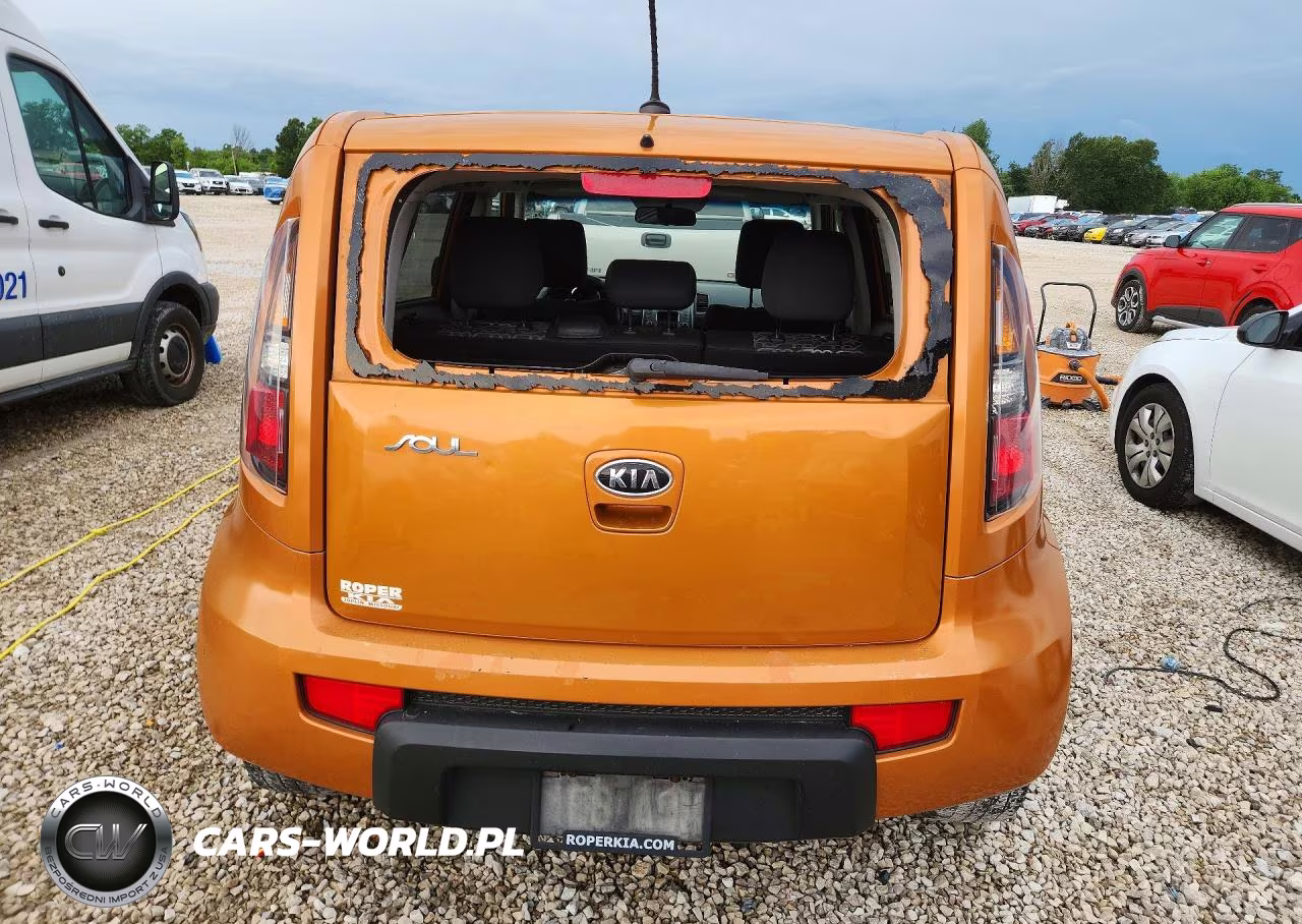 2011 Kia Soul + VIN:KNDJT2A21B7211063 - 6