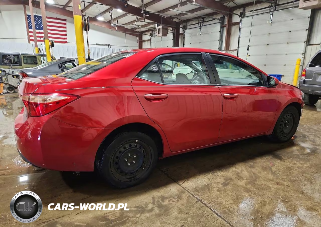 2018 Toyota Corolla Le VIN:2T1BURHE8JC983101 - 3