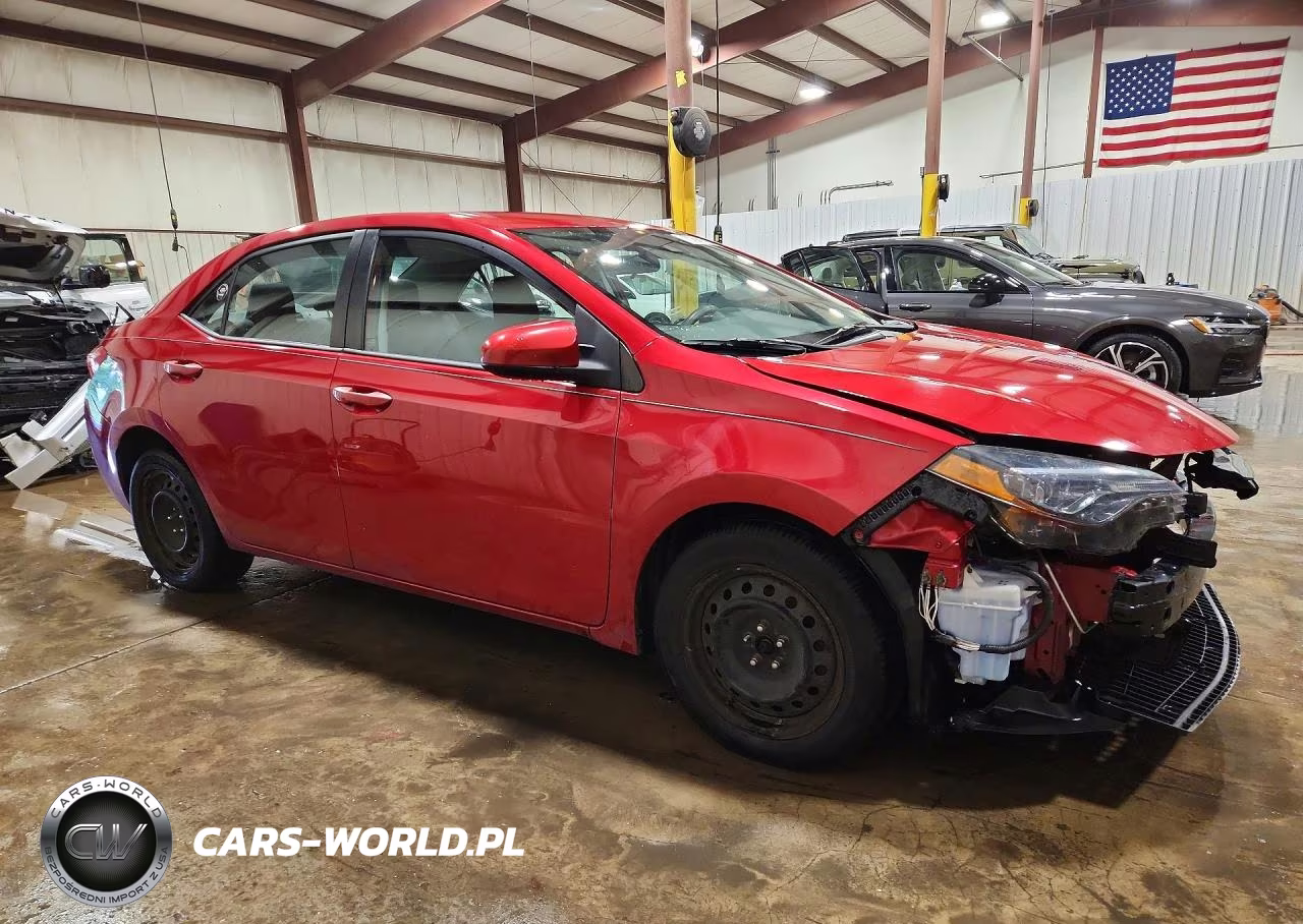2018 Toyota Corolla Le VIN:2T1BURHE8JC983101 - 4
