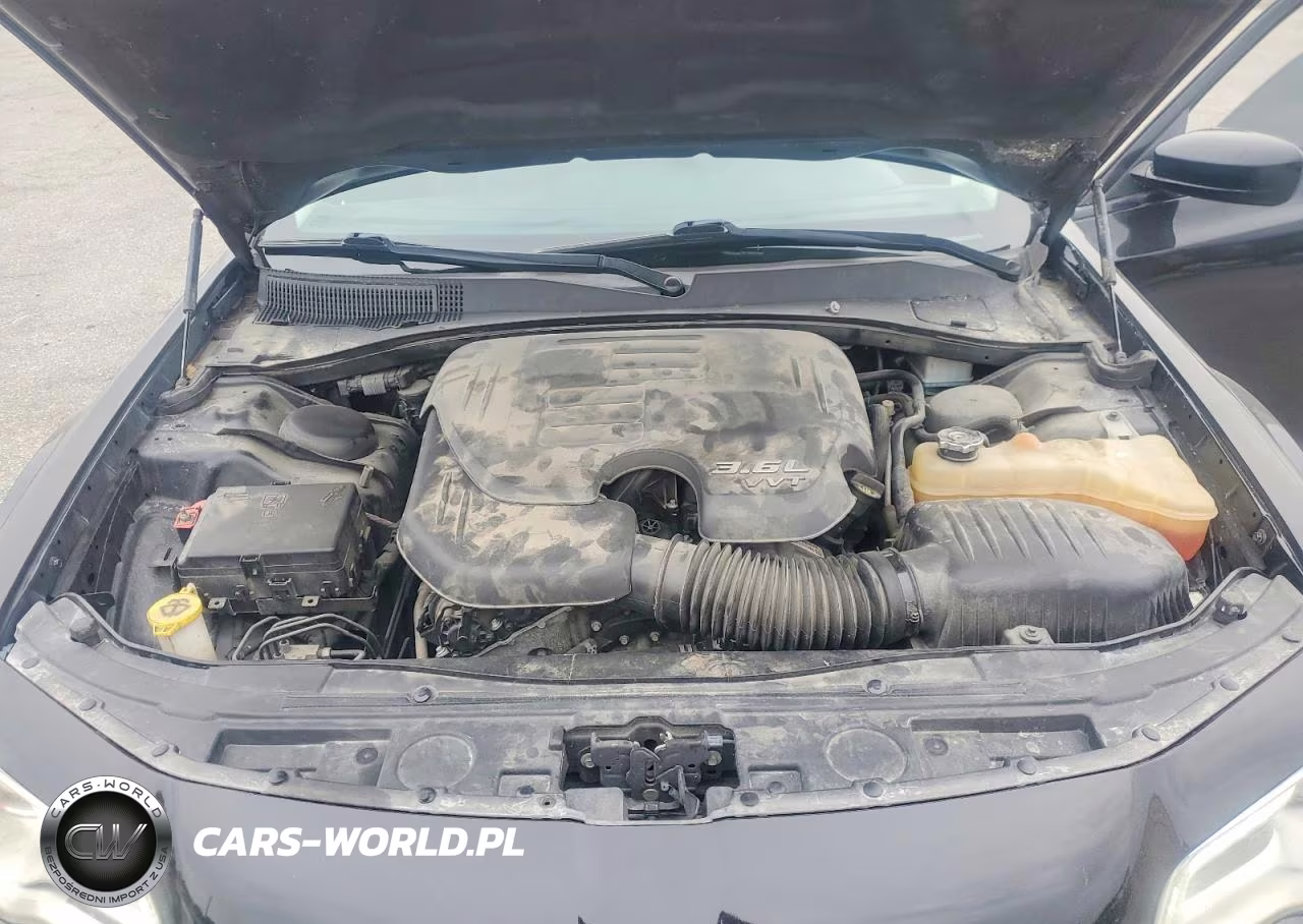 2019 Chrysler 300 Touring VIN:2C3CCAAG3KH502610 - 11
