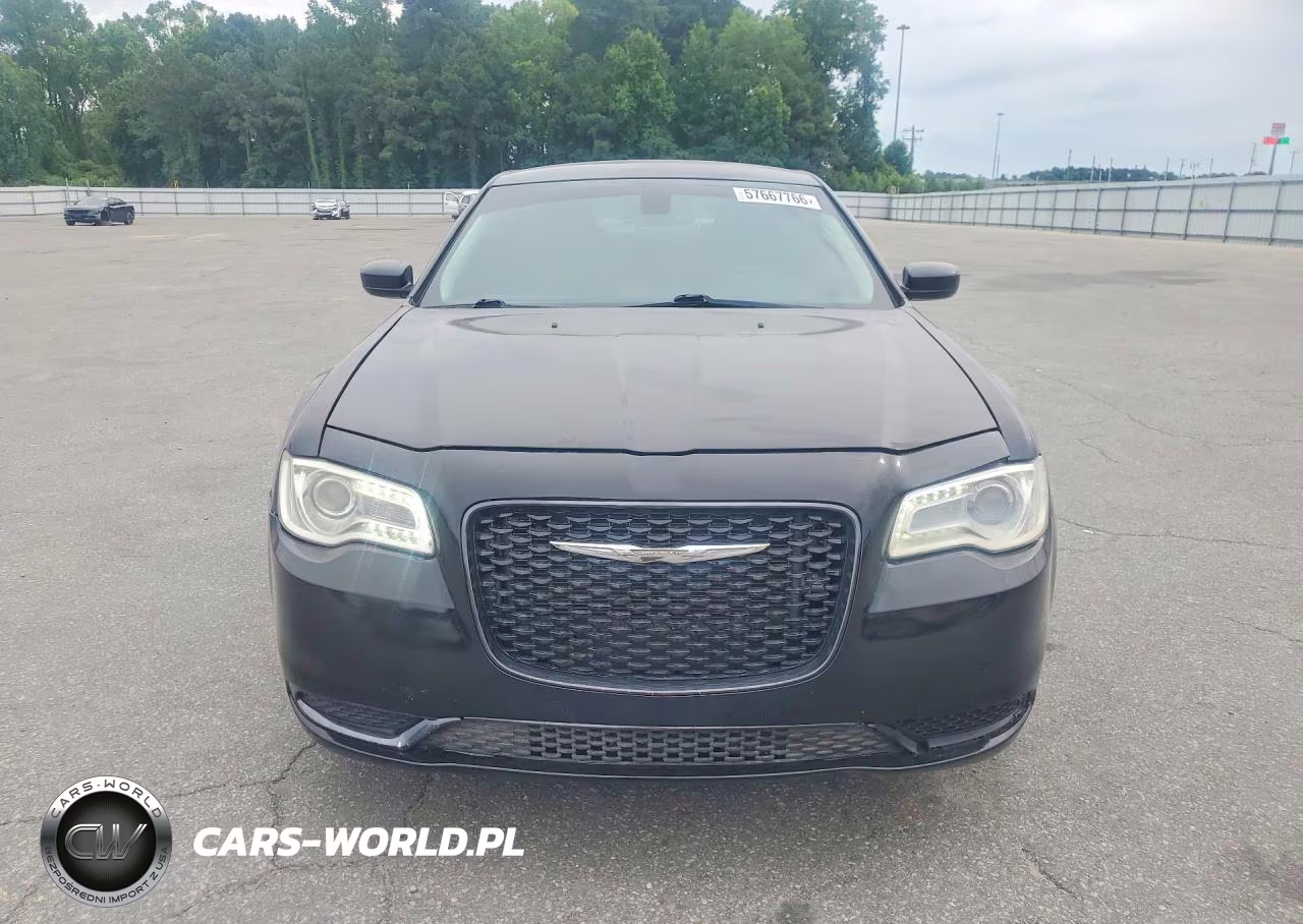 2019 Chrysler 300 Touring VIN:2C3CCAAG3KH502610 - 5
