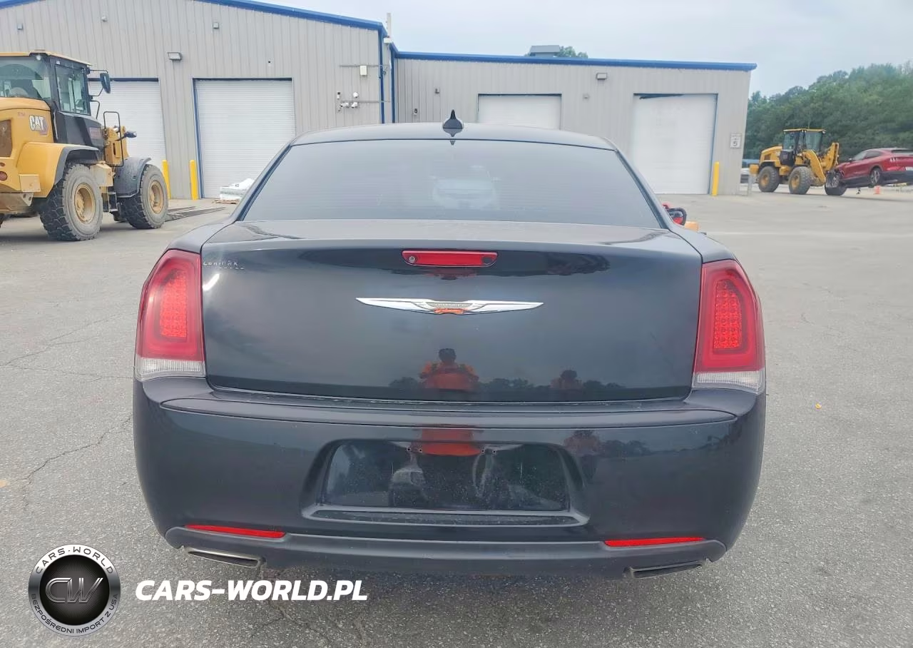 2019 Chrysler 300 Touring VIN:2C3CCAAG3KH502610 - 6