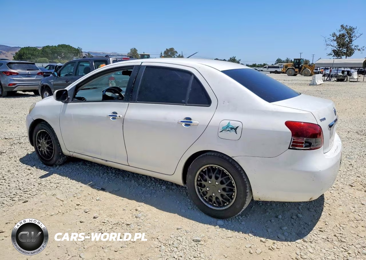 2007 Toyota Yaris Base VIN:JTDBT923171015607 - 2