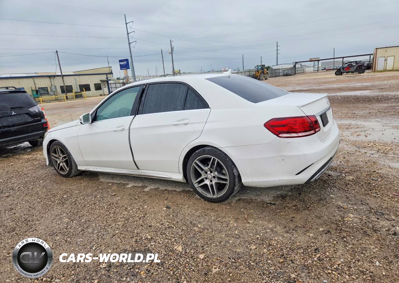 2016 Mercedes-Benz E350Taxi VIN:WDDHF5KB8GB239460 - 2