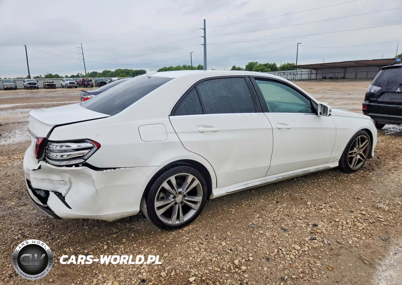 2016 Mercedes-Benz E350Taxi VIN:WDDHF5KB8GB239460 - 3