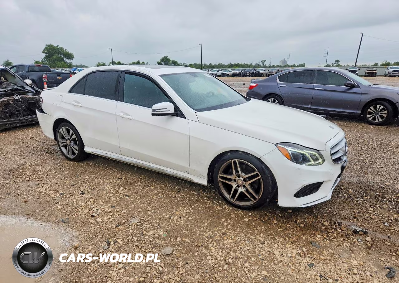 2016 Mercedes-Benz E350Taxi VIN:WDDHF5KB8GB239460 - 4