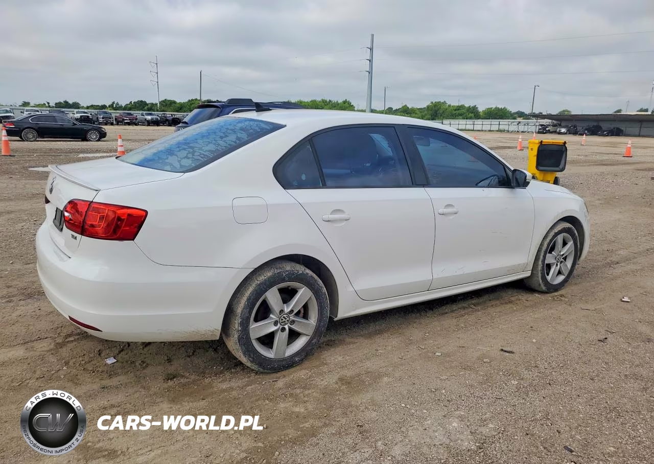 2012 Volkswagen Jetta Tdi VIN:3VW3L7AJ2CM369851 - 3