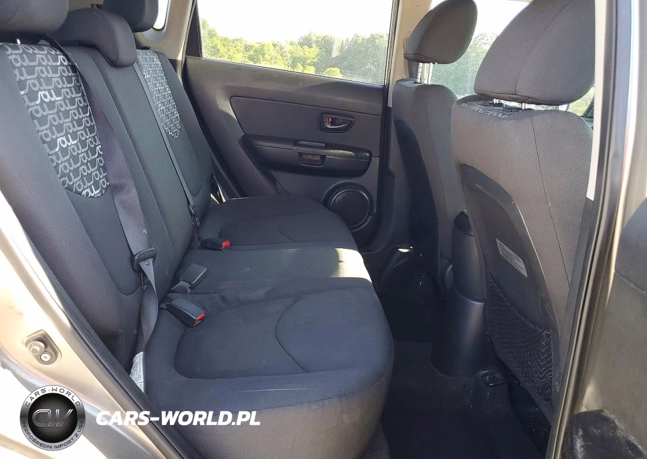 2011 Kia Soul + VIN:KNDJT2A21B7220426 - 11