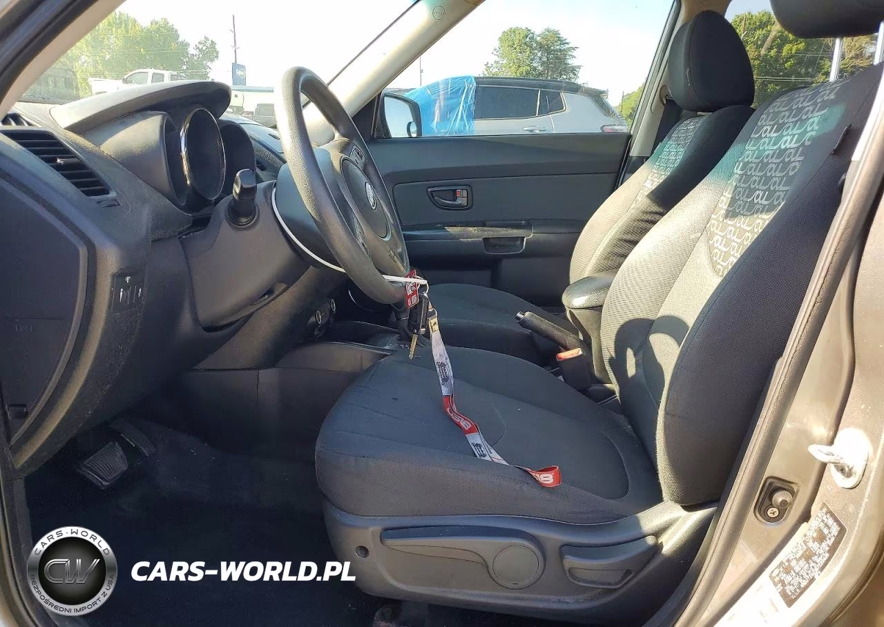 2011 Kia Soul + VIN:KNDJT2A21B7220426 - 7
