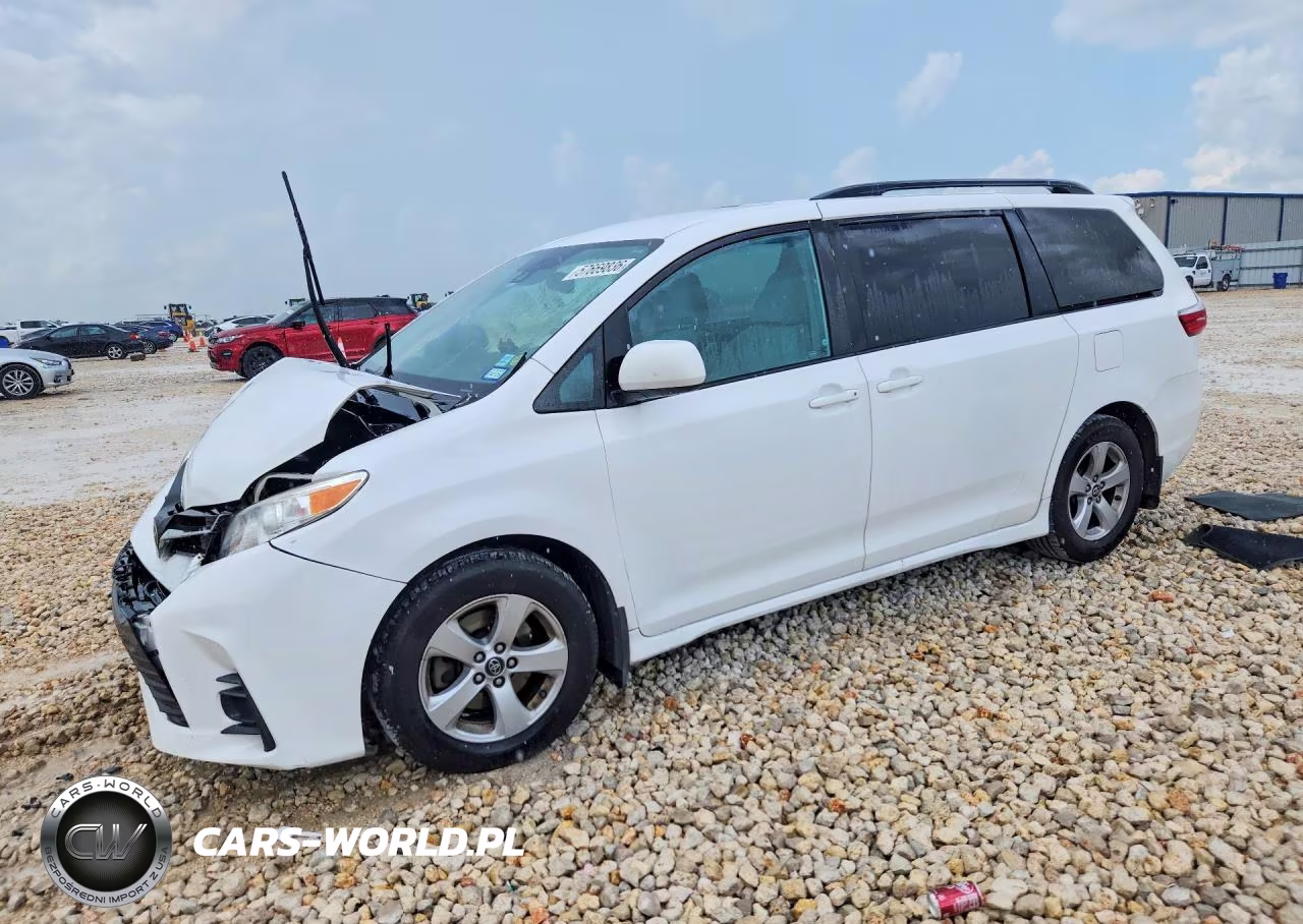 2019 Toyota Sienna Le – zdjęcie 1 z 13