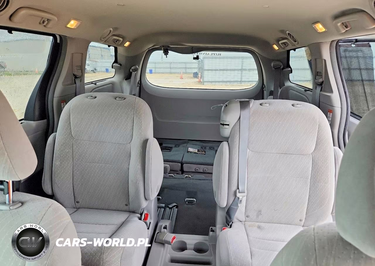 2019 Toyota Sienna Le VIN:5TDKZ3DC3KS010624 - 10
