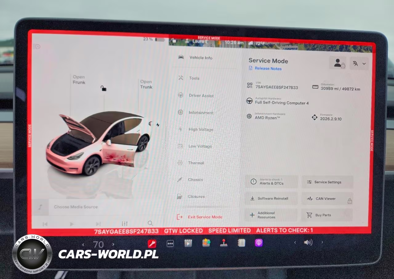 2025 Tesla Model Y VIN:7SAYGAEE8SF247833 - 9