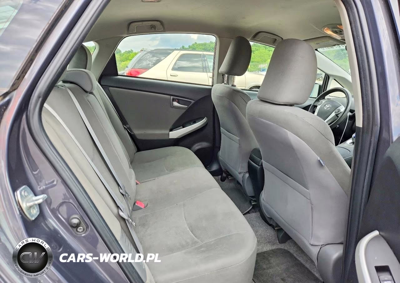 2013 Toyota Prius Two VIN:JTDKN3DU7D1694761 - 10