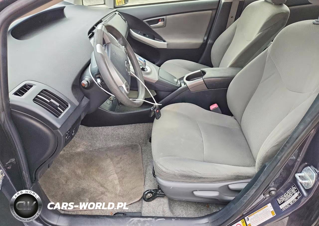2013 Toyota Prius Two VIN:JTDKN3DU7D1694761 - 7