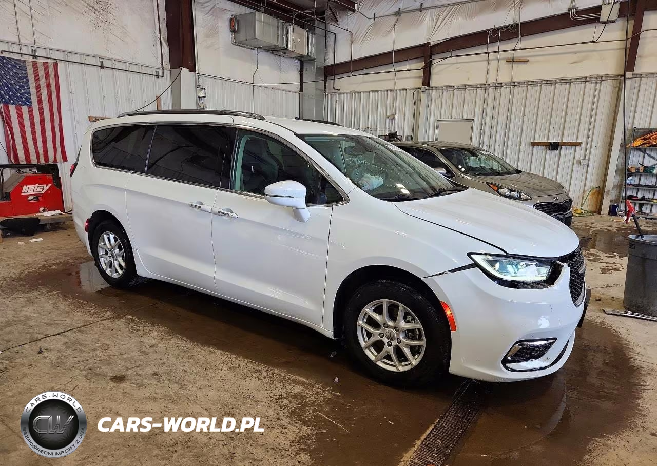 2021 Chrysler Pacifica Touring L VIN:2C4RC1BG0MR574818 - 4