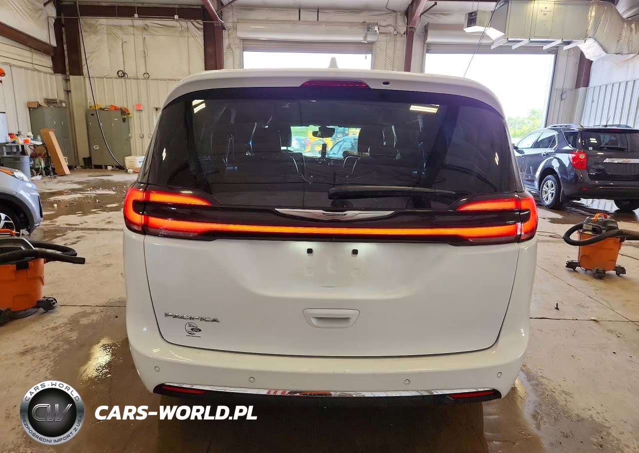 2021 Chrysler Pacifica Touring L VIN:2C4RC1BG0MR574818 - 6