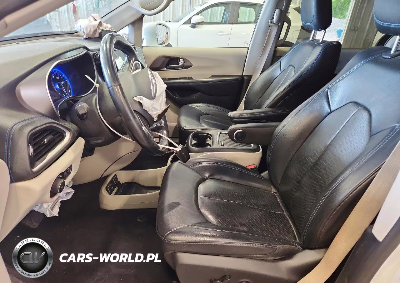 2021 Chrysler Pacifica Touring L VIN:2C4RC1BG0MR574818 - 7