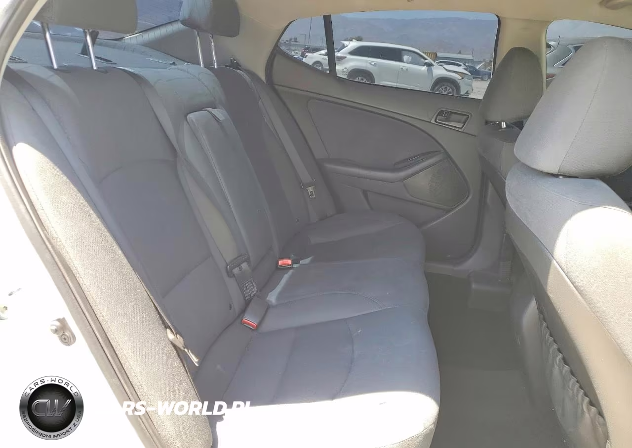 2015 Kia Optima Lx VIN:5XXGM4A74FG489631 - 10