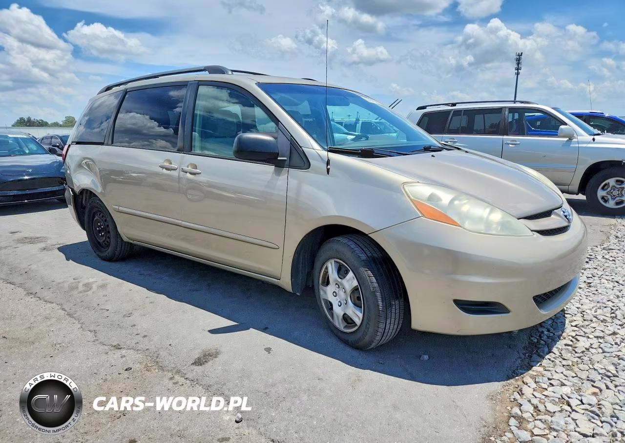 2010 Toyota Sienna Le 8-Passenger VIN:5TDKK4CC5AS314998 - 4