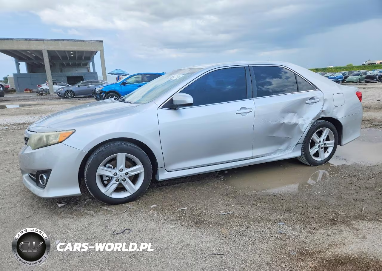 2014 Toyota Camry Se – zdjęcie 1 z 12