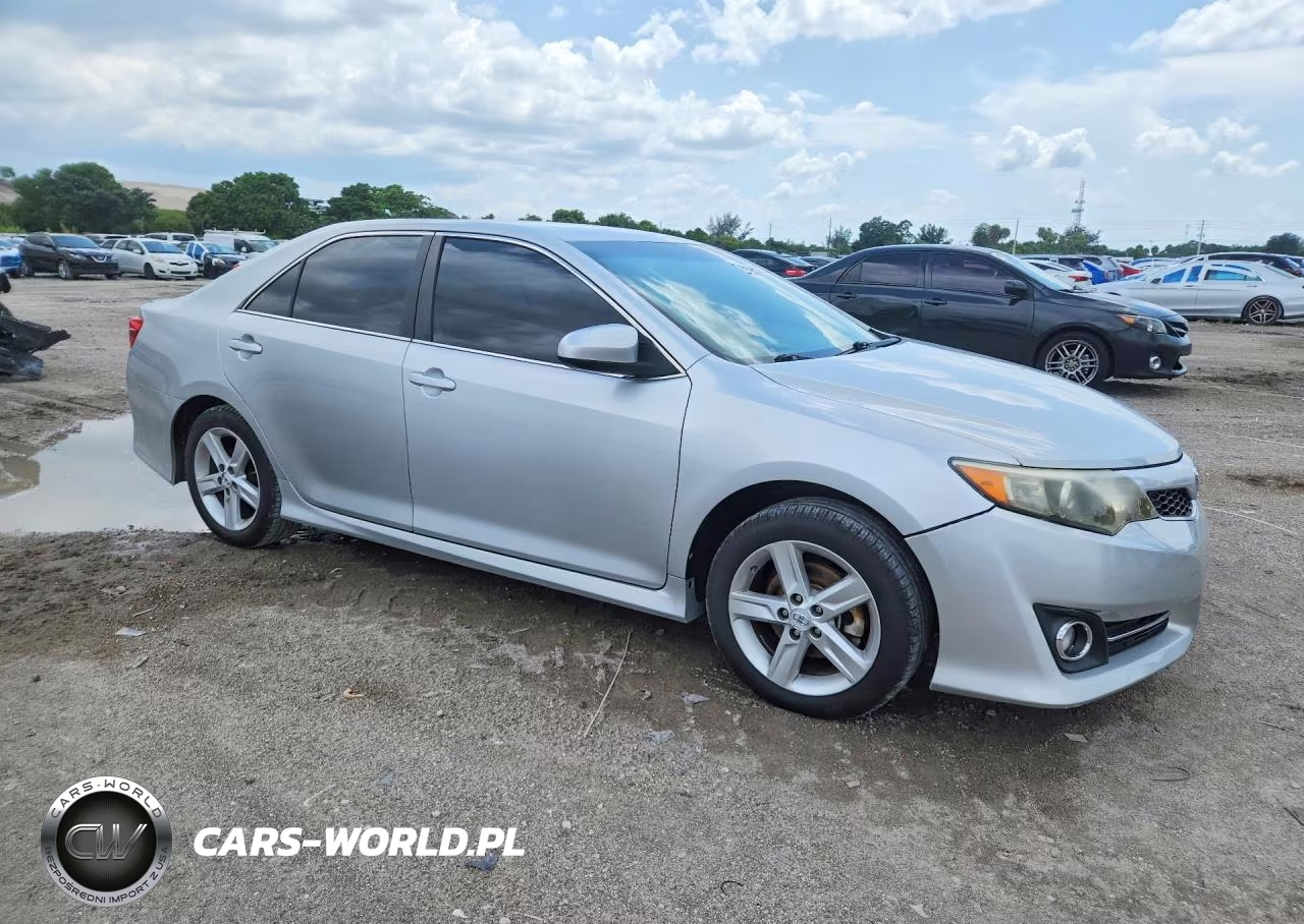 2014 Toyota Camry Se VIN:4T1BF1FK7EU425071 - 4