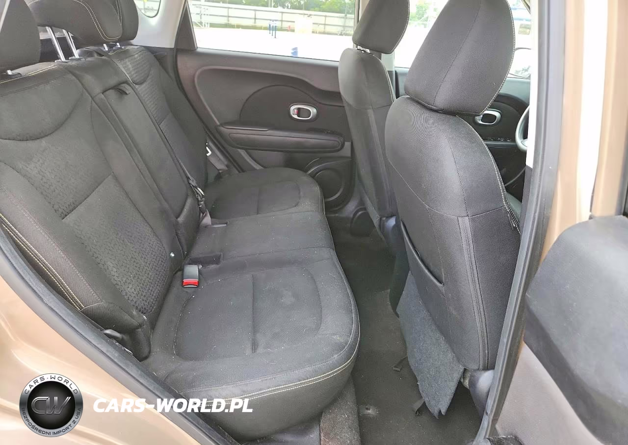 2015 Kia Soul + VIN:KNDJP3A54F7113185 - 10